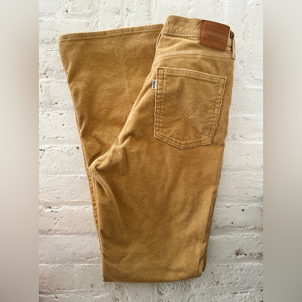Levi’s Premium Ribcage Boot Corduroy Pants – Marked Size 30